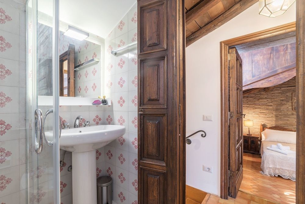 Trevi's Roof Terraces Traditional Apartment, 2 Bedrooms 27