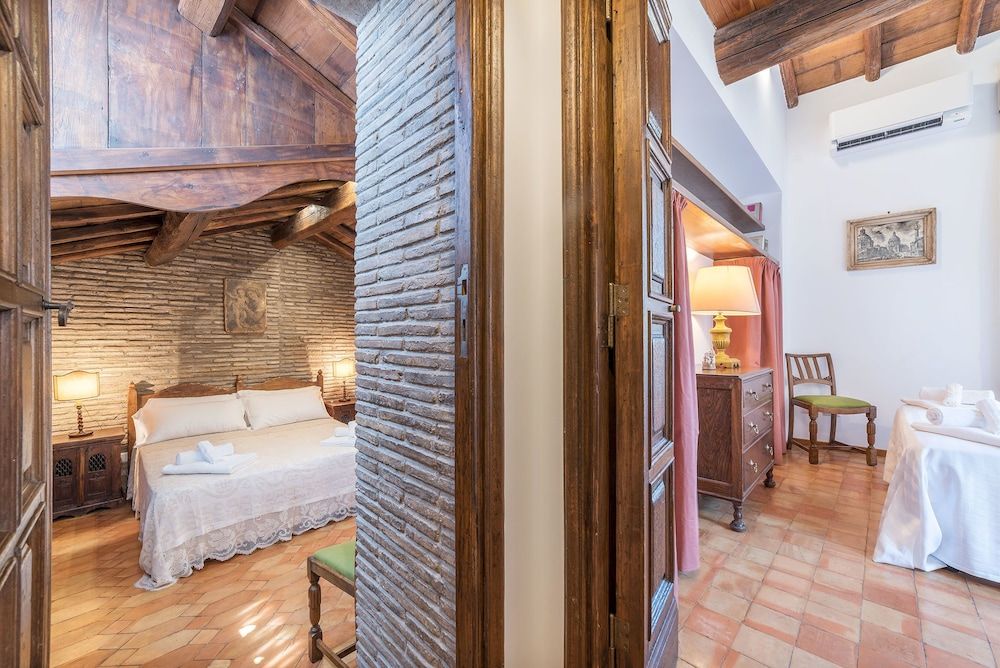 undefined Trevi's Roof Terraces 6