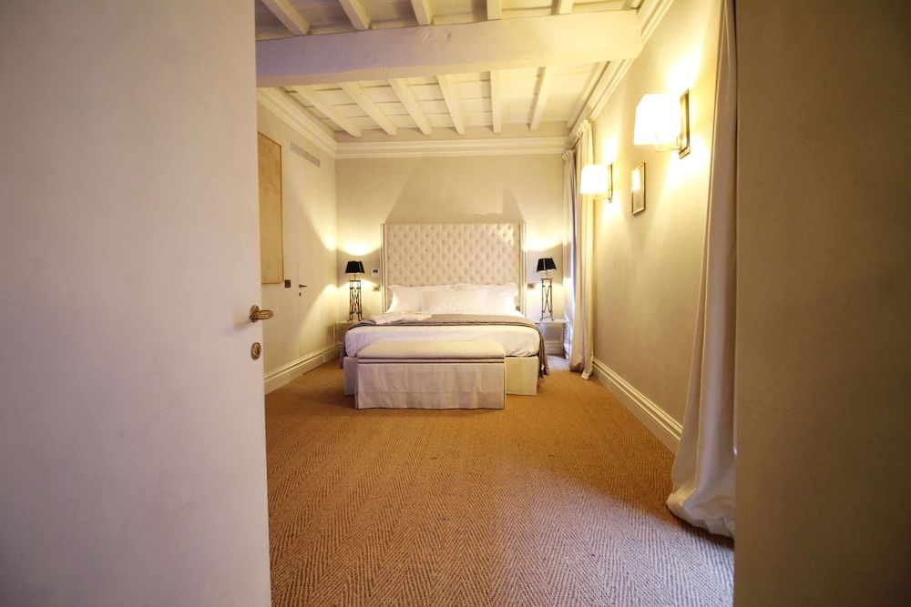 undefined Wonder on Spanish Steps 8