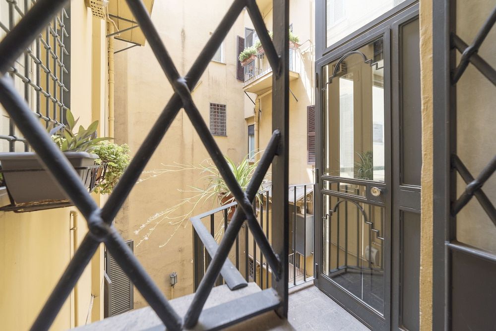 undefined Pantheon Charming Apartment 6