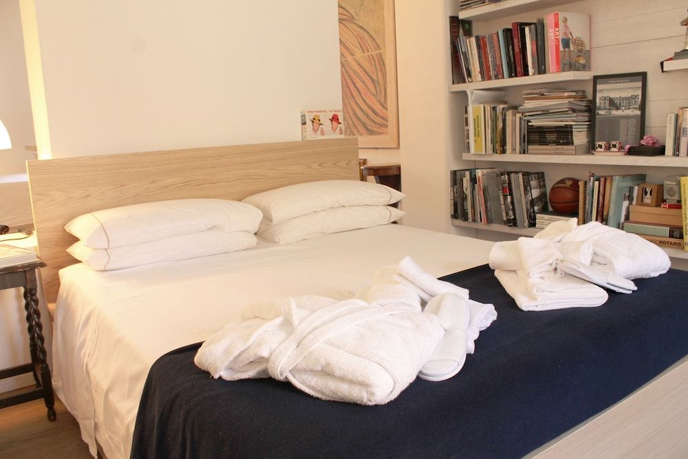 undefined The Trevi Fountain and Spanish Steps Experience 9