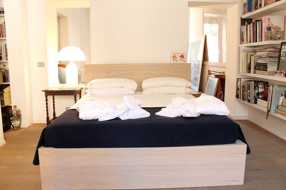 undefined The Trevi Fountain and Spanish Steps Experience 8