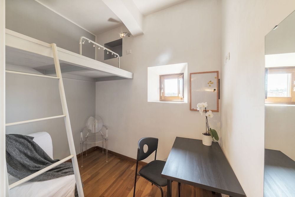 Colosseo & Colle Oppio Charming Apartment Apartment, 3 Bedrooms 25