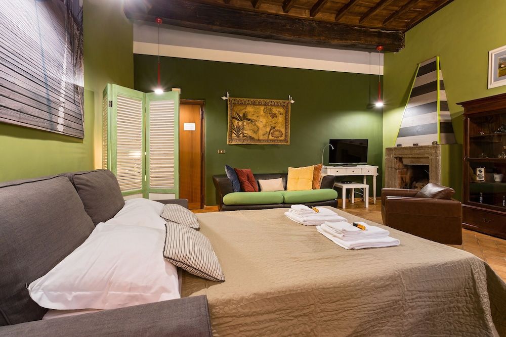 undefined Rome as you feel - Vicolo delle Grotte 8