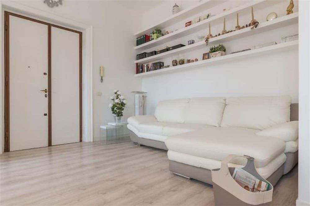 San Pietro Roomy Flat Apartment, 2 Bedrooms 14