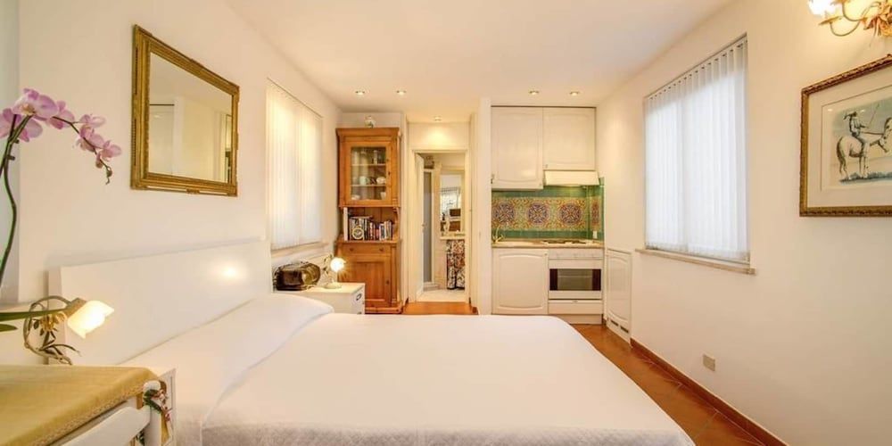 Exclusive Terrace Largo Argentina Panoramic Apartment, 1 Bedroom, Terrace 6