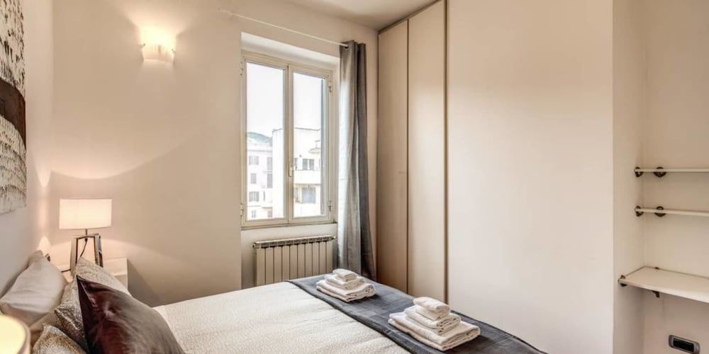 Attic terrace with St Peter's Dome View Apartment, 2 Bedrooms 10