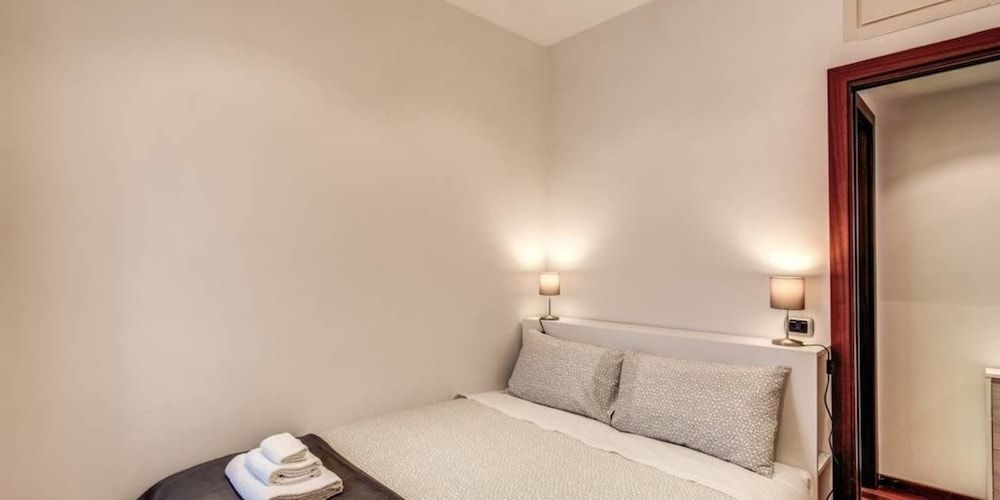 undefined Attic terrace with St Peter's Dome View 4