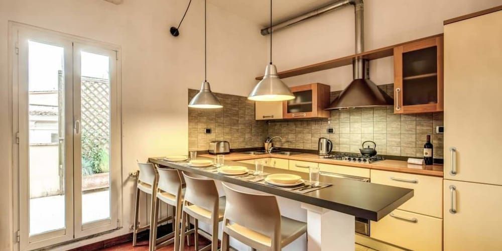 Attic terrace with St Peter's Dome View Apartment, 2 Bedrooms 15