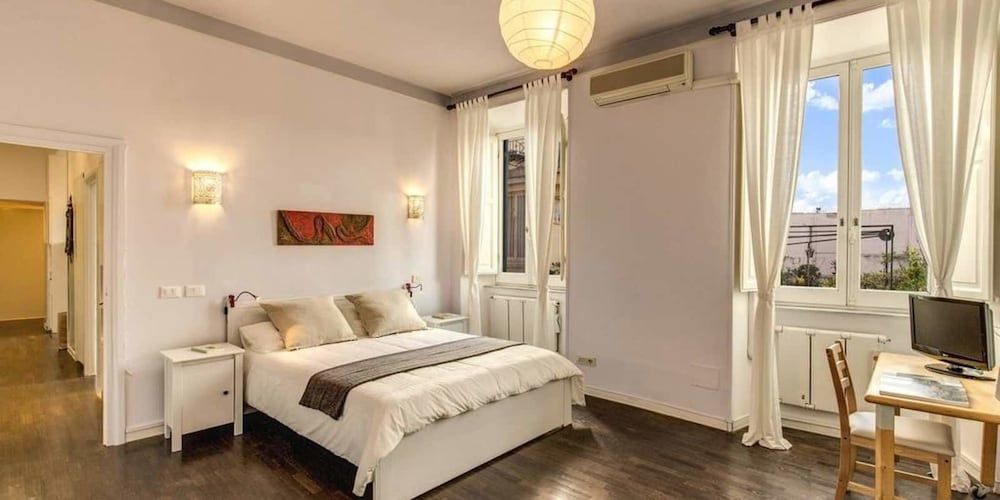 Colosseo view Suite Panoramic Apartment, 1 Bedroom 4