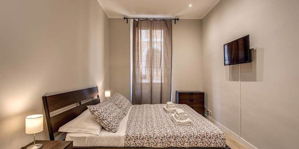 undefined Mecenate Colosseum Suite