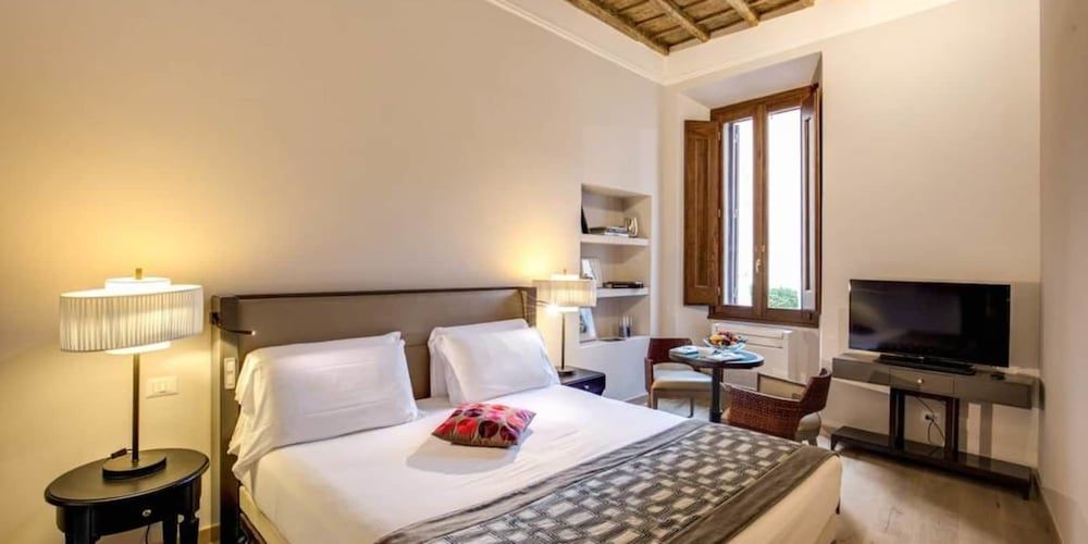 undefined Suite Giulia 3 10