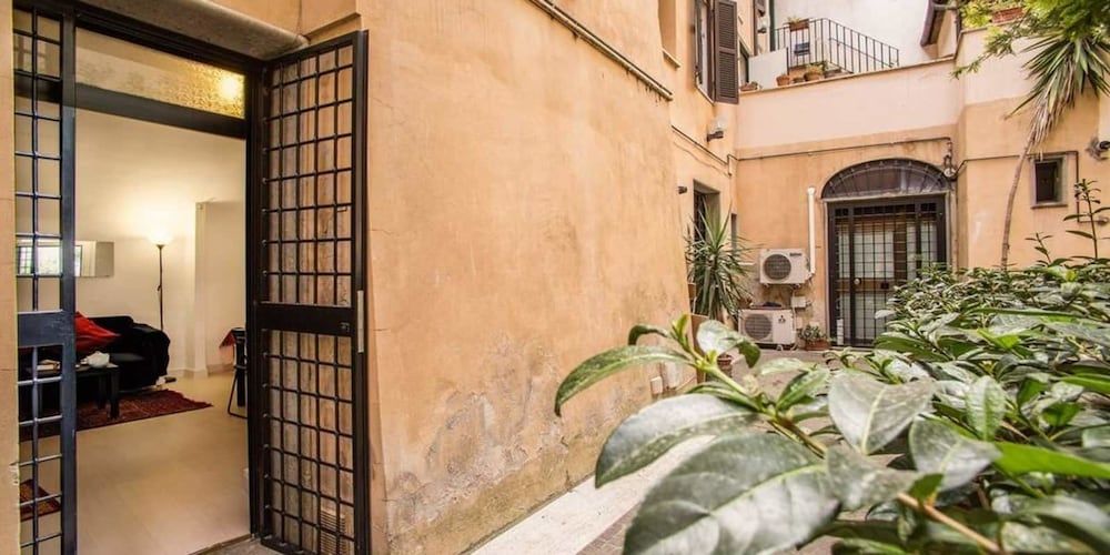 undefined Studio Chiavari Campo de Fiori 2