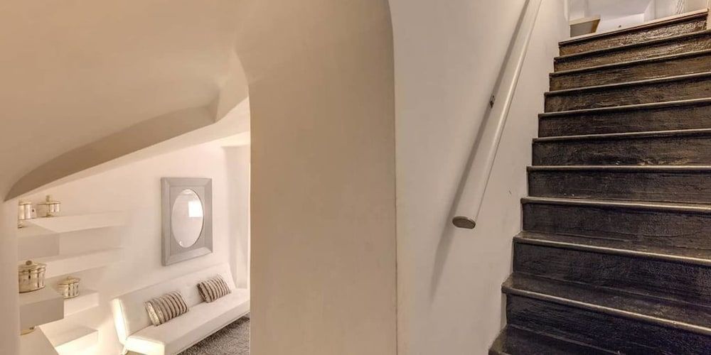 undefined Vicolo delle grotte Campo di fiori 8