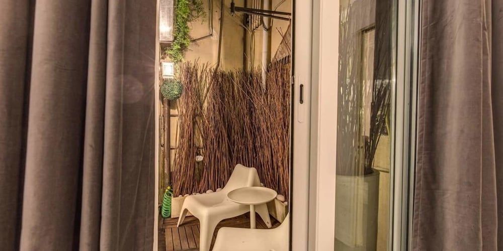 undefined Vicolo delle grotte Campo di fiori 9