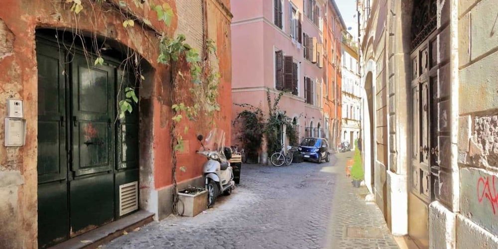 undefined Vicolo delle grotte Campo di fiori 2
