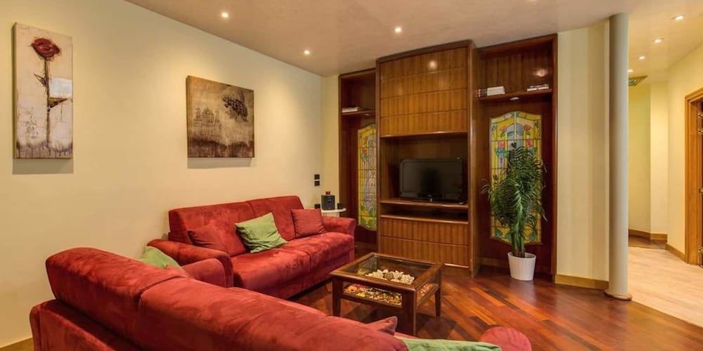 Elegant 2 bedrooms Campo dei Fiori Apartment, 2 Bedrooms 16