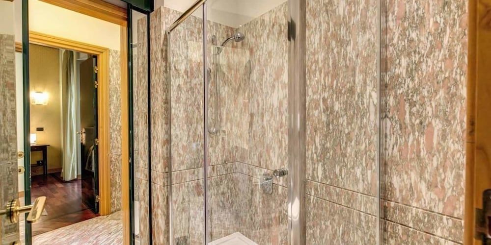 Elegant 2 bedrooms Campo dei Fiori Apartment, 2 Bedrooms 23