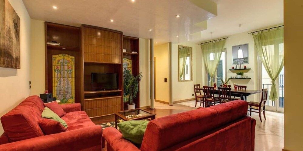 Elegant 2 bedrooms Campo dei Fiori Apartment, 2 Bedrooms 12