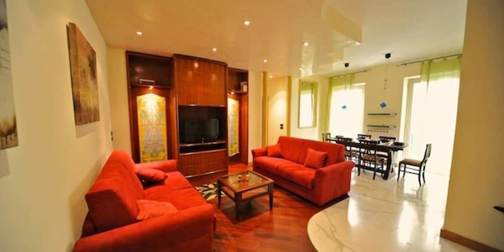 Elegant 2 bedrooms Campo dei Fiori Apartment, 2 Bedrooms 17