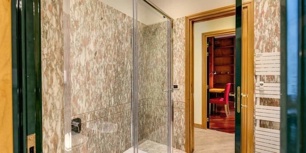 Elegant 2 bedrooms Campo dei Fiori Apartment, 2 Bedrooms 24