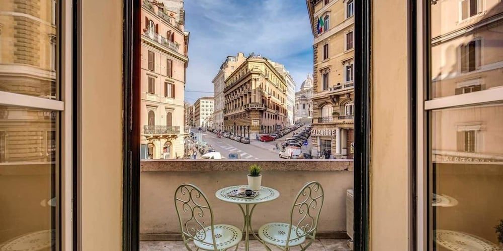 undefined Cavour Colosseum with Balcony 7