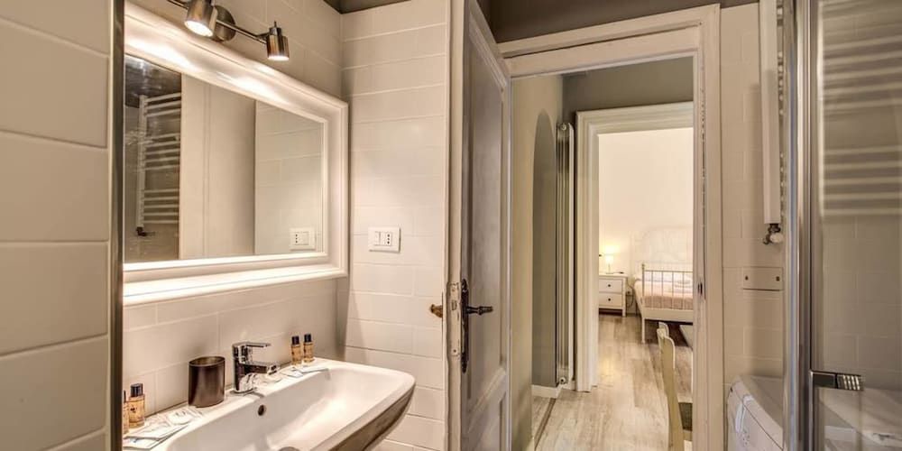 Colosseo 2 Bedroom Walking Distance Apartment, 2 Bedrooms 30