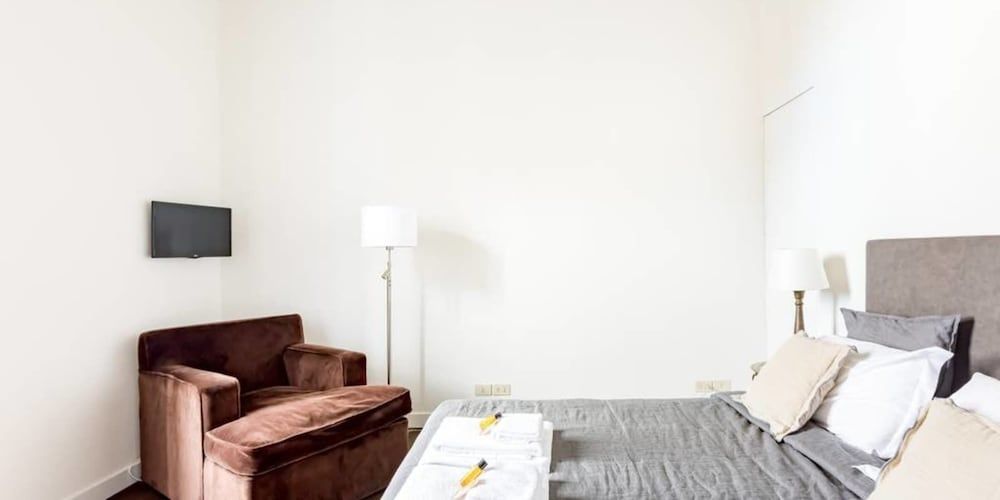 undefined Piazza Farnese 2 bdr esclusive view 7