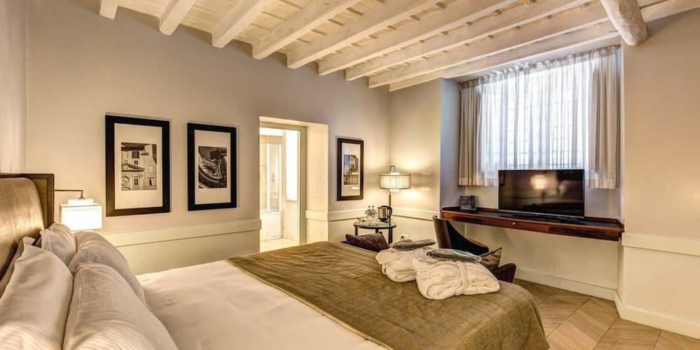 undefined Suite Giulia 1 9