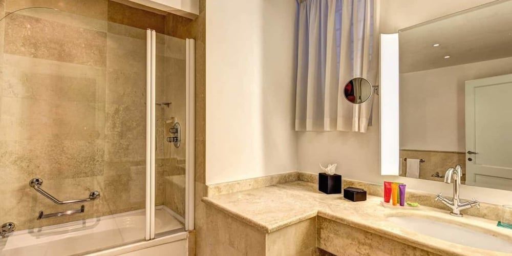 undefined Suite Giulia 1 10