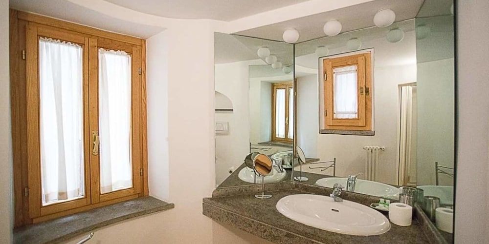 Piazza Navona Suite Apartment, 3 Bedrooms 23