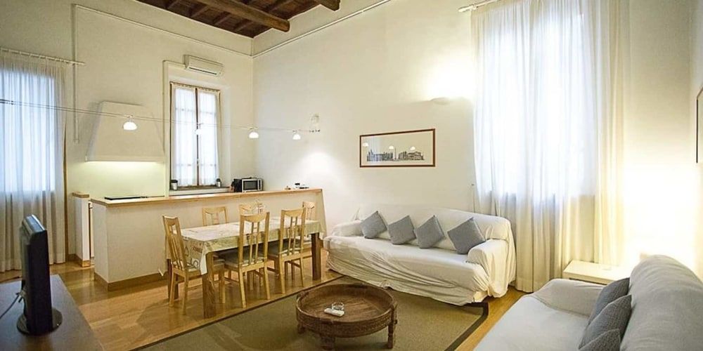 Piazza Navona Suite Apartment, 3 Bedrooms 17