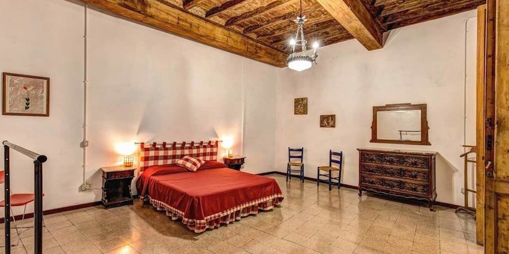 undefined Campo de Fiori 3 bedroom apartment 2