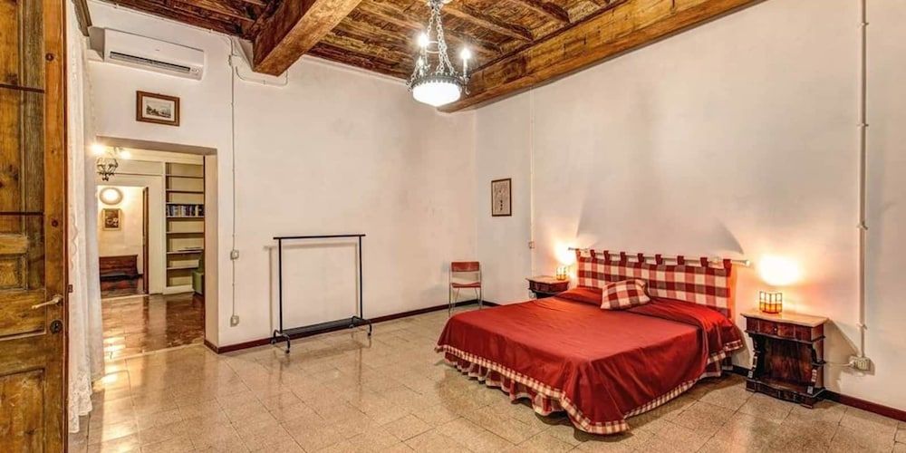 undefined Campo de Fiori 3 bedroom apartment 4