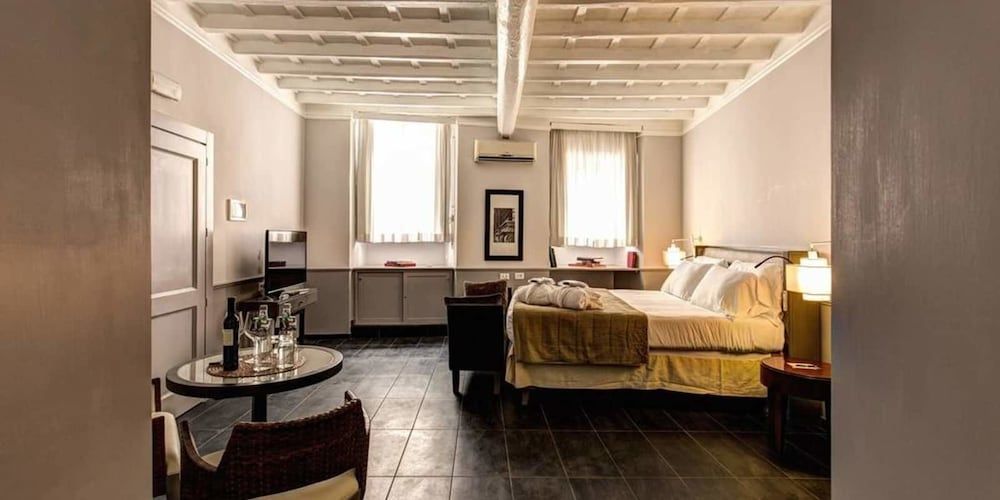 undefined Suite Giulia 2 3