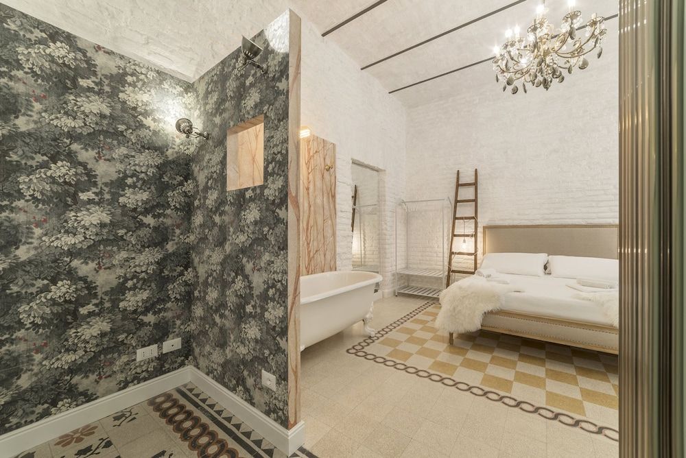 undefined Romantic Vintage Colosseum Apartment 10