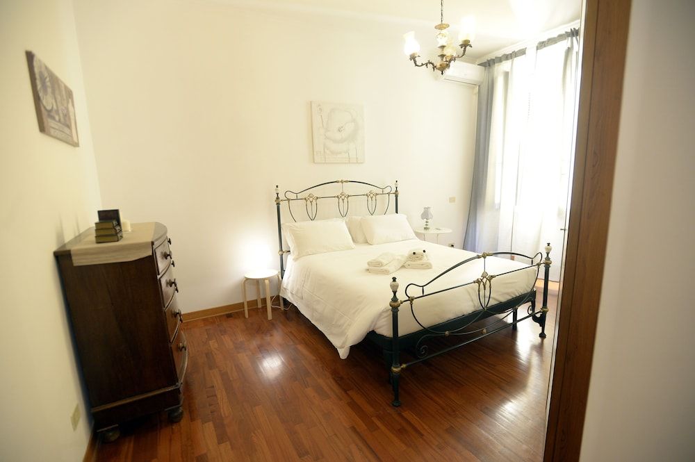 undefined Mecenate Deluxe Colosseum 4