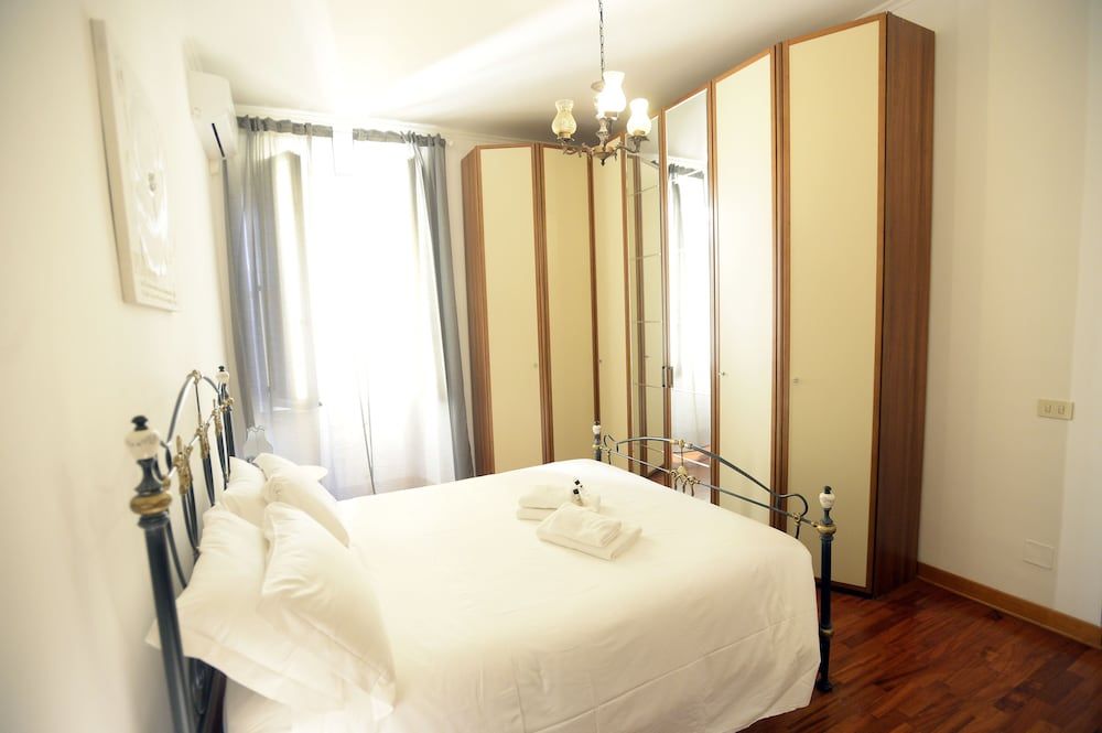 undefined Mecenate Deluxe Colosseum 5