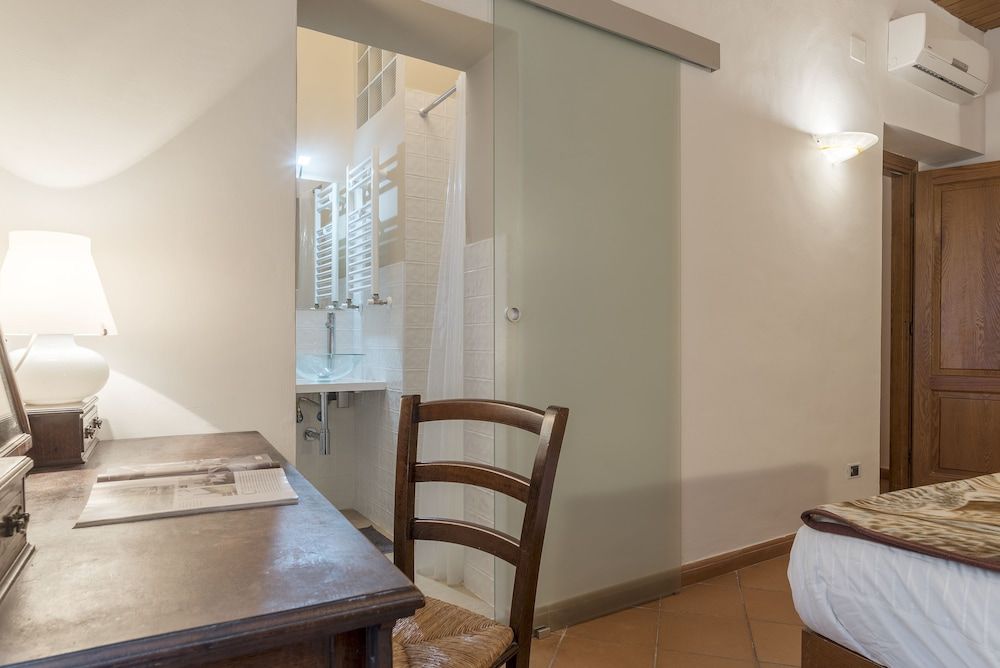 Villa Borghese Roomy Flat Apartment, 2 Bedrooms 20