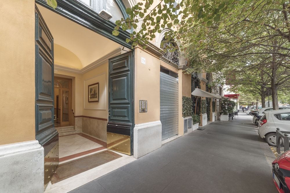 undefined Villa Borghese Roomy Flat 2