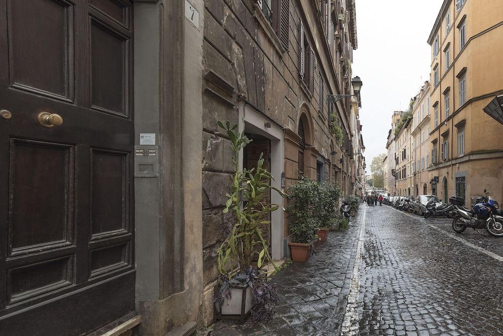 undefined Piazza Navona Design Flat 3