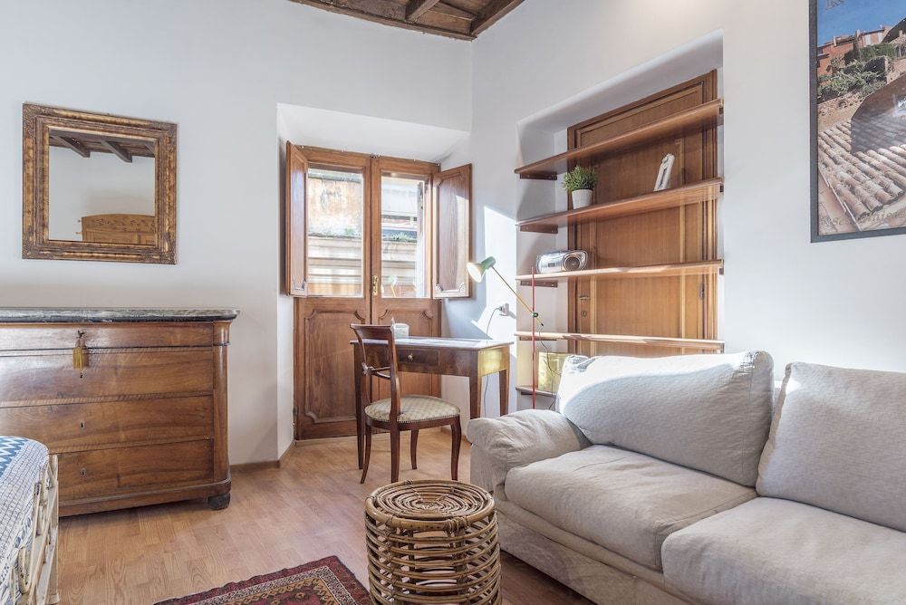 Montecitorio & Pantheon Stylish Flat Apartment, 1 Bedroom 15