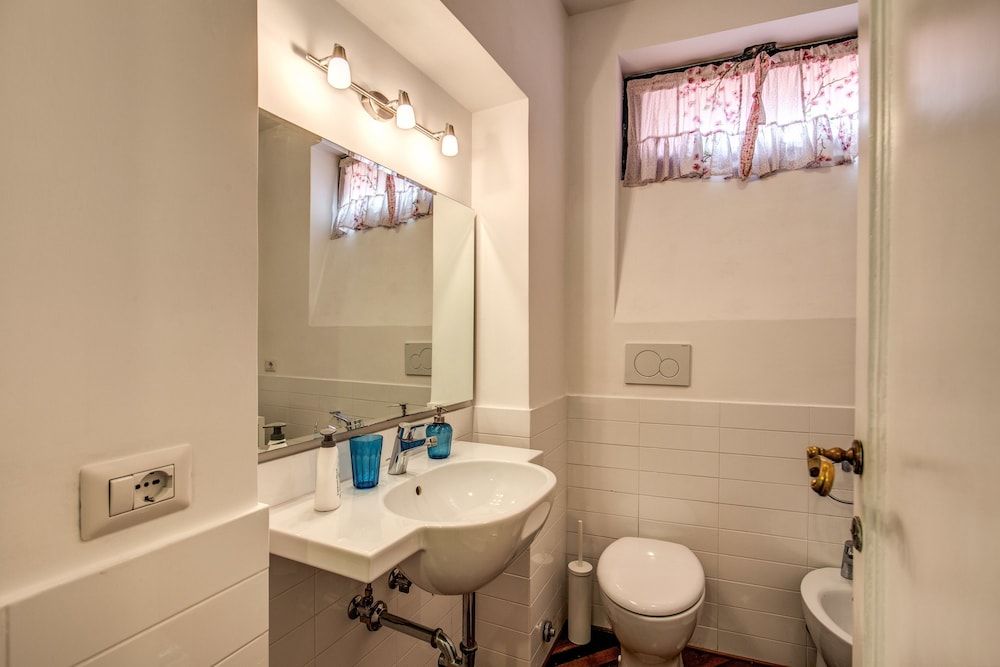 Giulia 2BDR Apartment, 2 Bedrooms 15