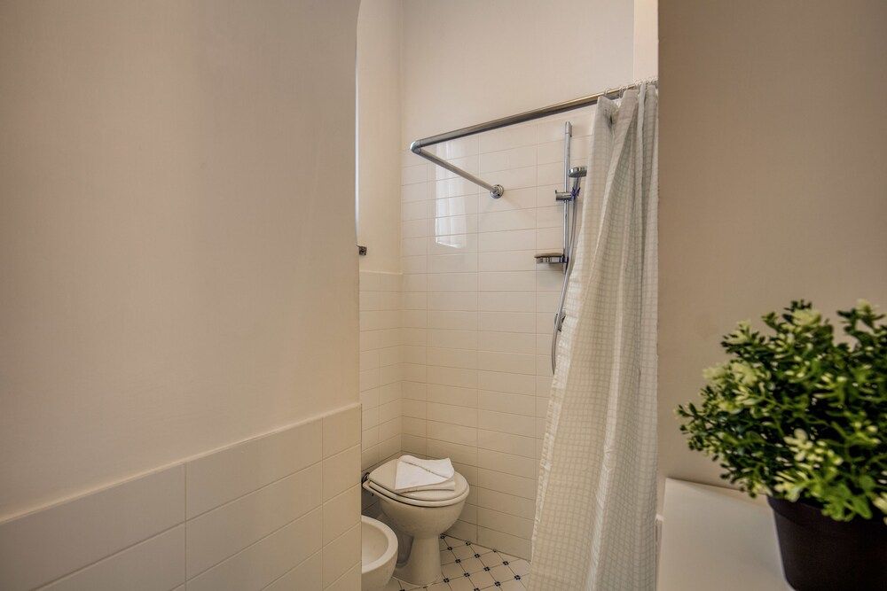 Giulia 2BDR Apartment, 2 Bedrooms 12