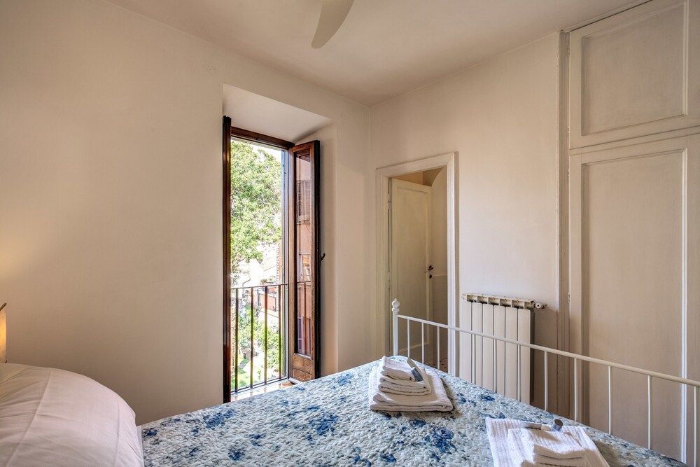 Giulia 2BDR Apartment, 2 Bedrooms 24