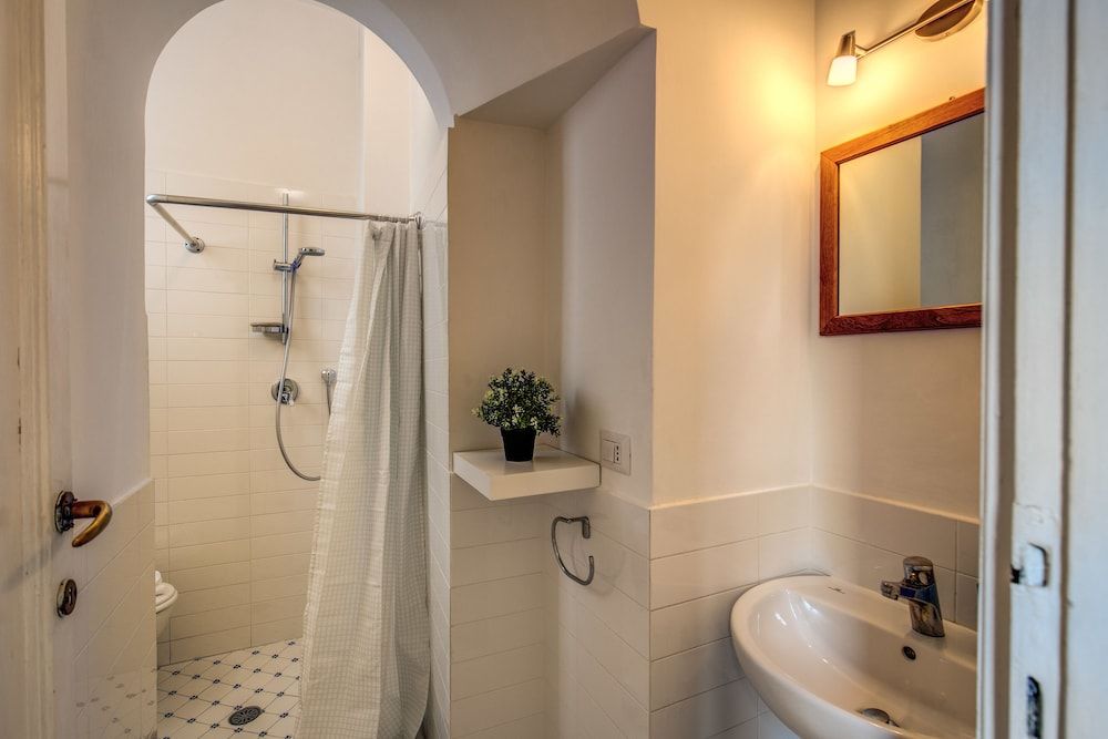 Giulia 2BDR Apartment, 2 Bedrooms 13