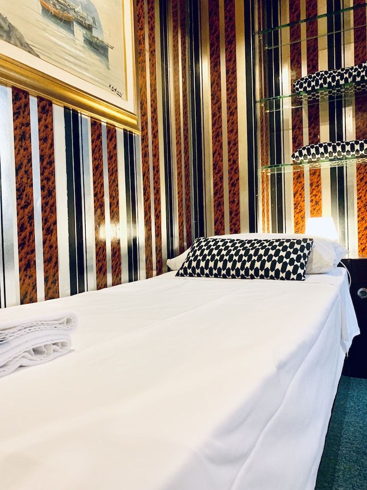 undefined Laurina Apartment Spanish Steps 10