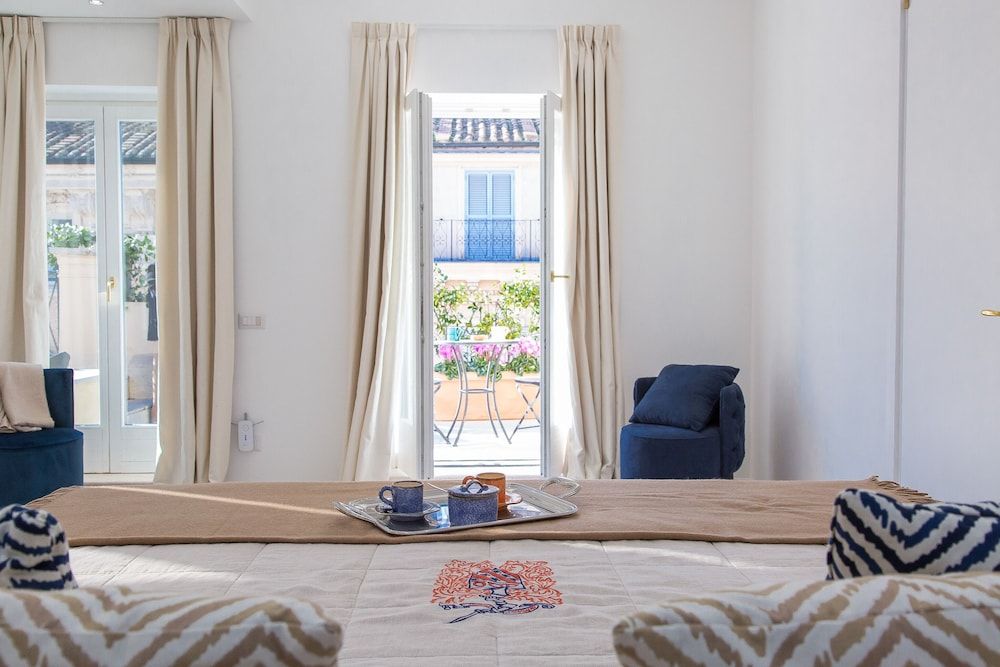 Amazing View Piazza Venezia Apartment, 4 Bedrooms 10