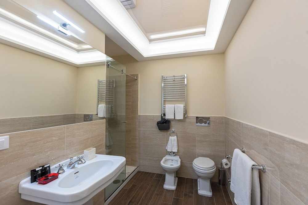 Prestigious Apartment Via Barberini Premium Apartment, 3 Bedrooms 14