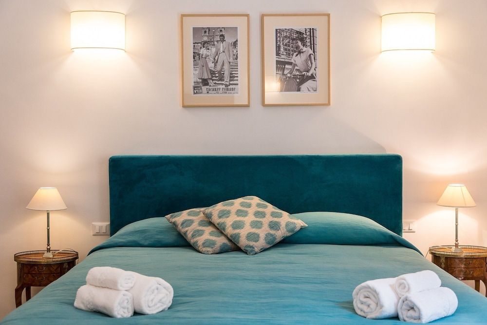 Prestigious Apartment Via Barberini Luxury Apartment, 3 Bedrooms 12